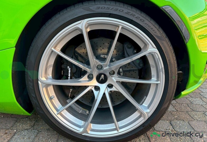 McLaren 750S Green