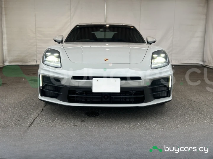 Porsche Panamera Белый