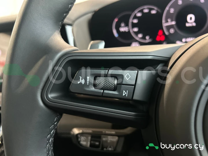 Porsche Panamera Белый