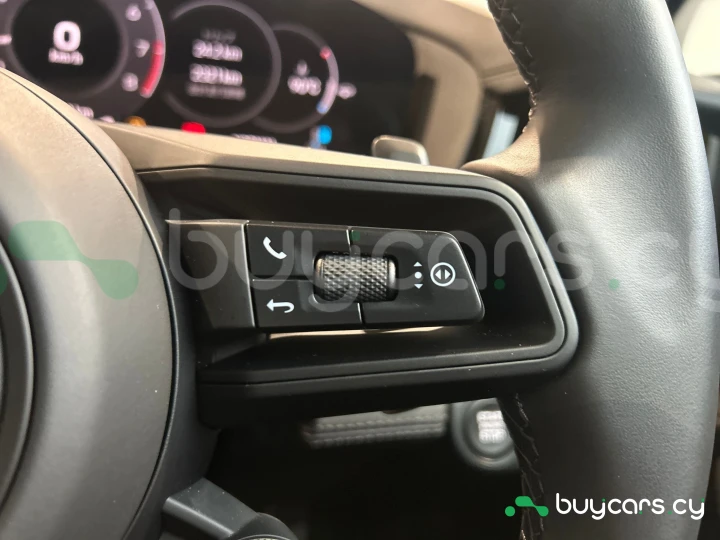 Porsche Panamera Белый