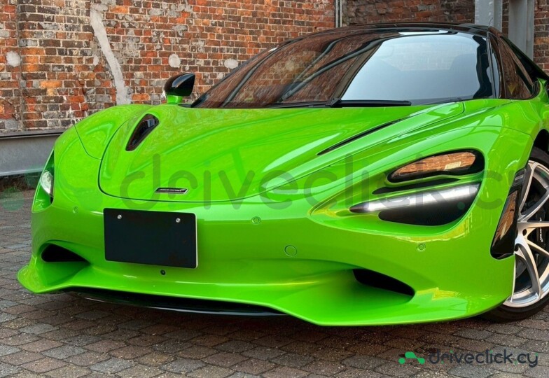 McLaren 750S Green