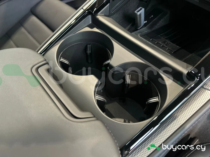 Porsche Panamera Белый