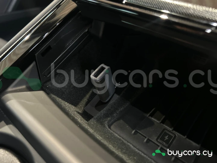 Porsche Panamera Белый