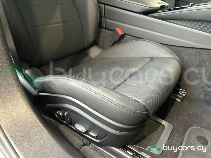 Porsche Panamera Белый