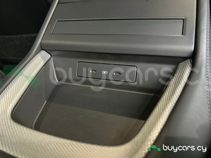 Porsche Panamera Белый