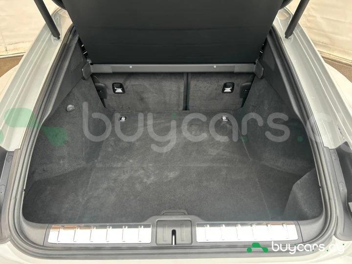 Porsche Panamera Белый