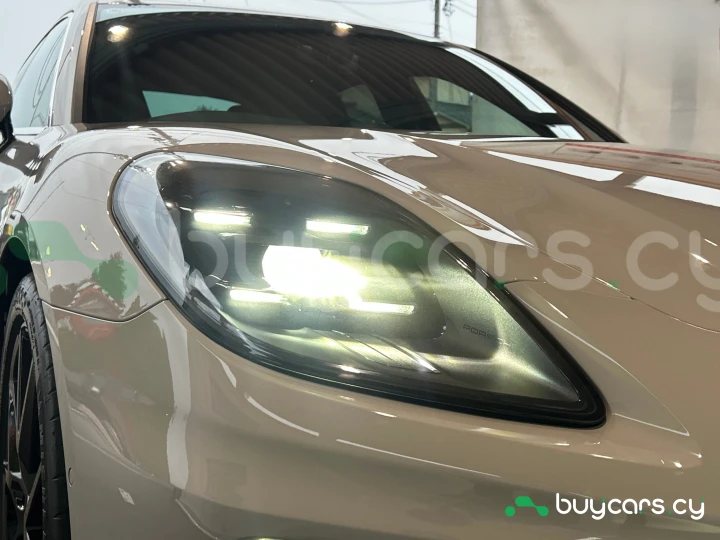 Porsche Panamera Белый