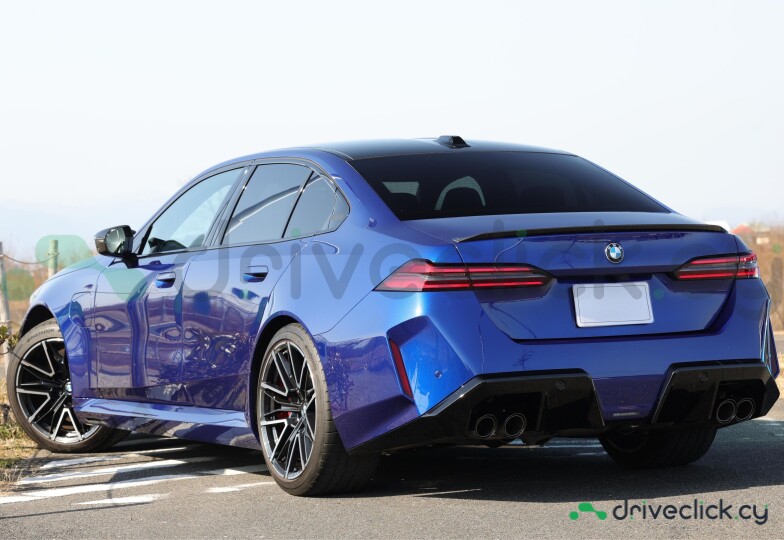 BMW M5 Синий
