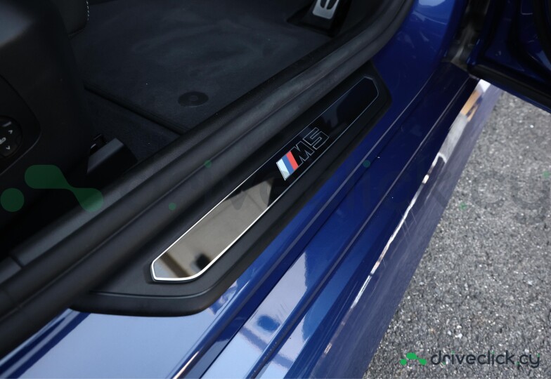 BMW M5 Синий