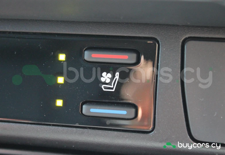 Toyota RAV4 Черный