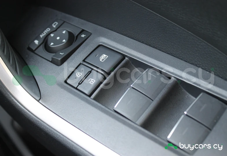 Toyota RAV4 Черный