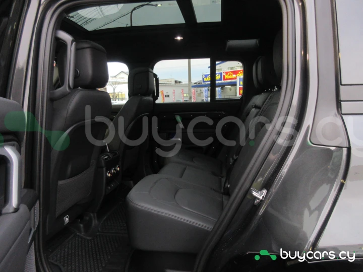 Land Rover Defender Черный
