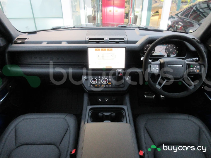 Land Rover Defender Черный