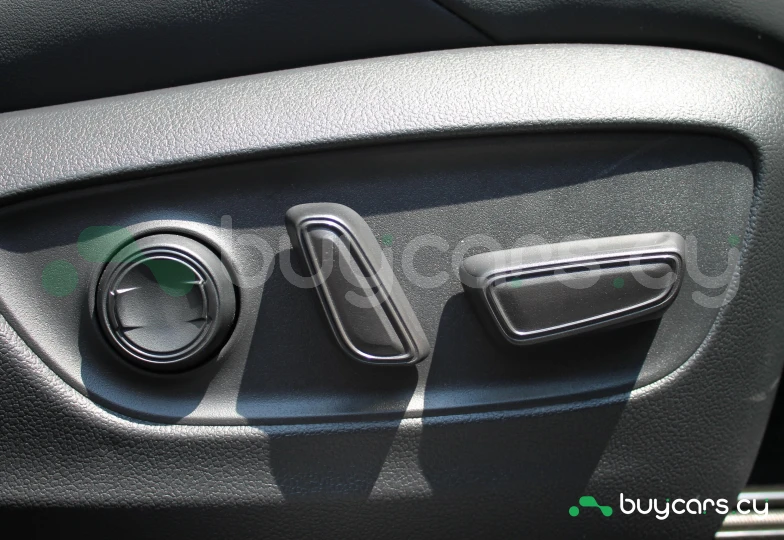 Toyota RAV4 Черный