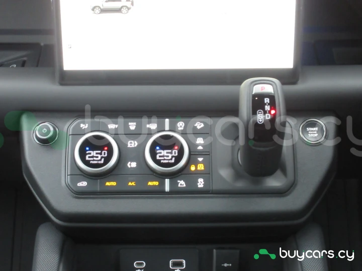 Land Rover Defender Черный