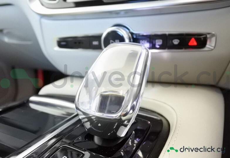 Volvo S60 Белый