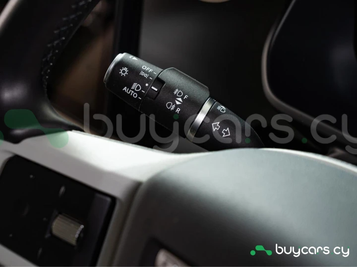 Land Rover Defender White