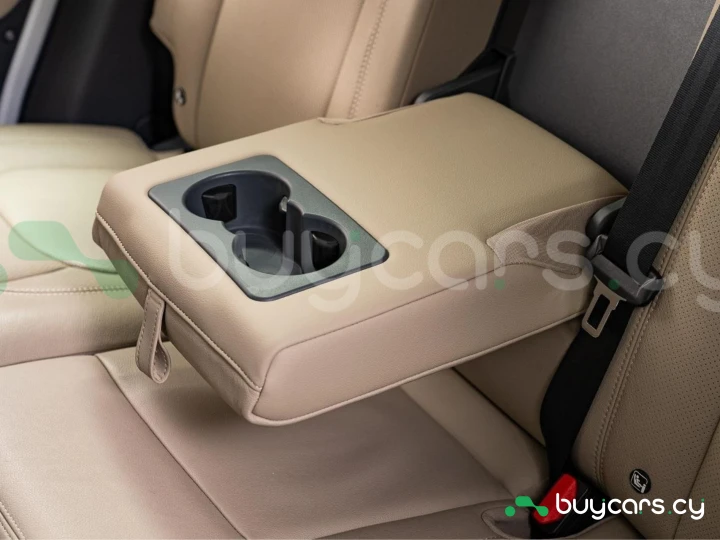 Land Rover Defender White