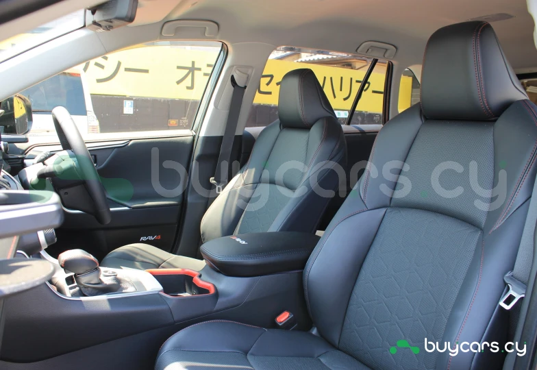 Toyota RAV4 Черный