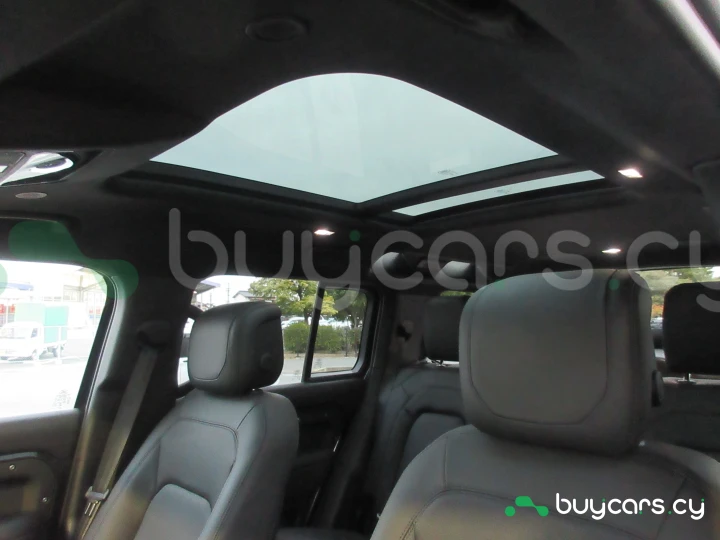 Land Rover Defender Черный