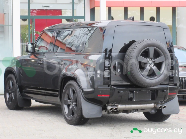 Land Rover Defender Черный