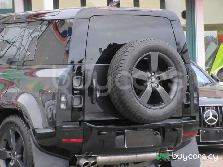 Land Rover Defender Черный