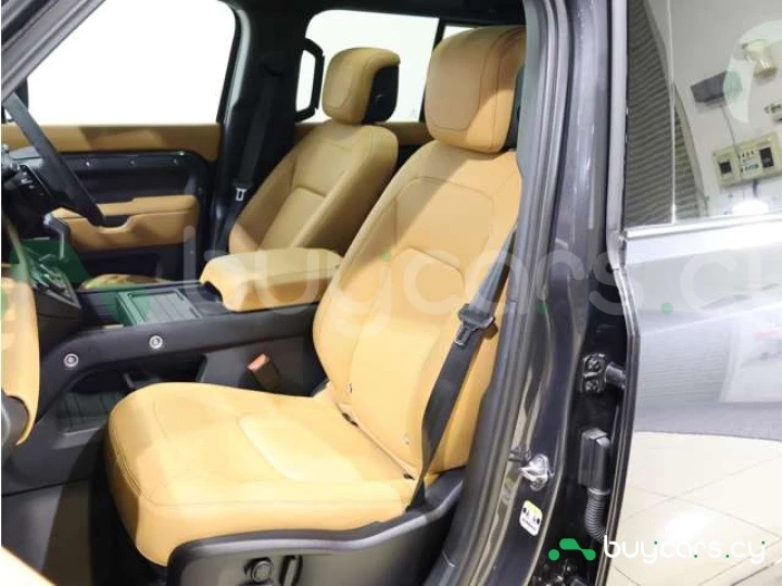 Land Rover Defender Black