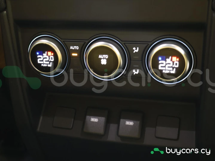 Land Rover Defender Black