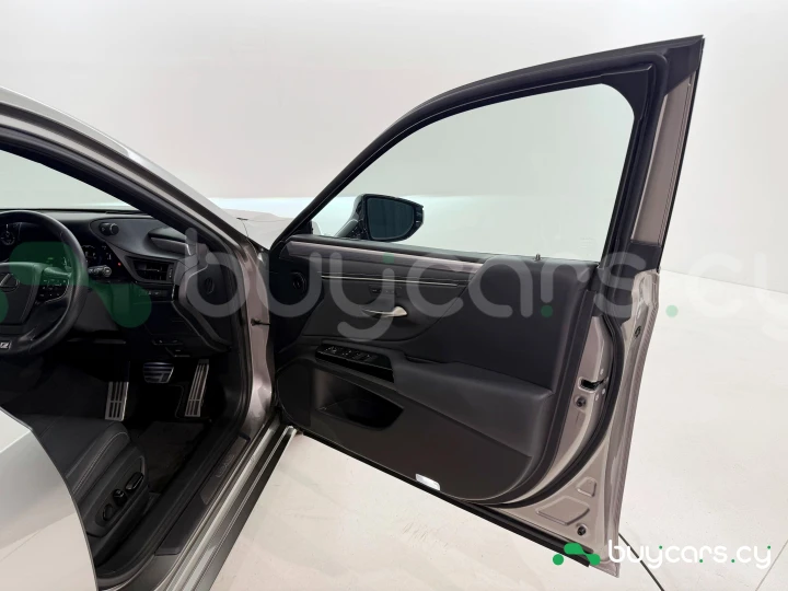 Lexus ES Grey