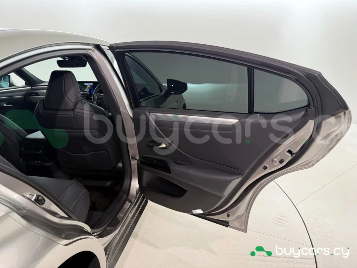 Lexus ES Grey