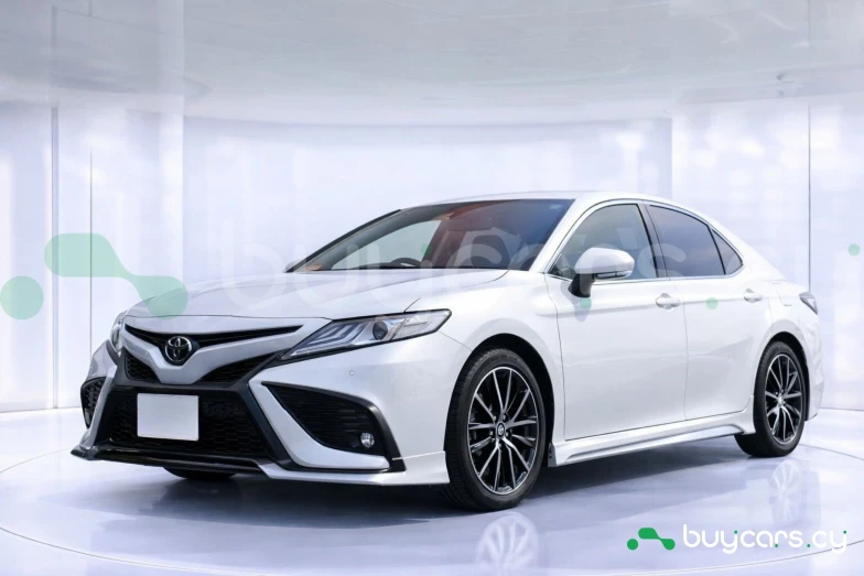 Toyota Camry Белый