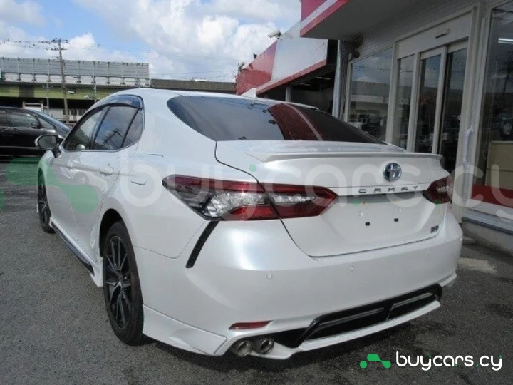 Toyota Camry Белый