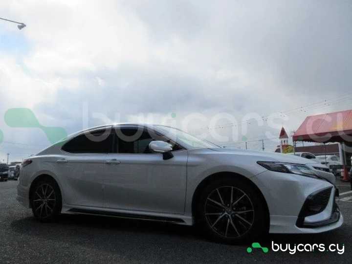 Toyota Camry Белый