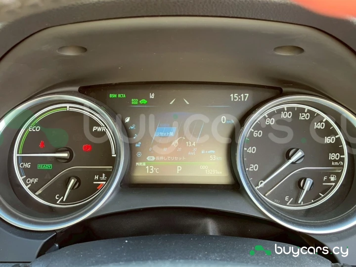 Toyota Camry Белый