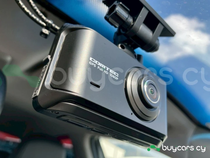 Toyota Camry Белый