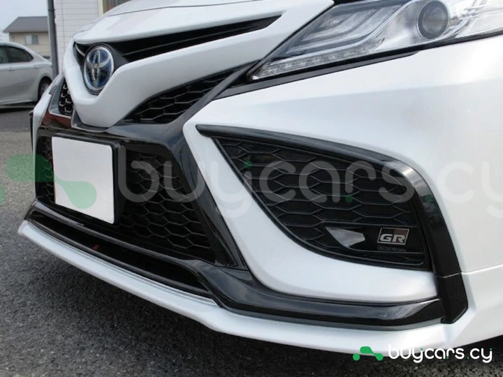 Toyota Camry Белый