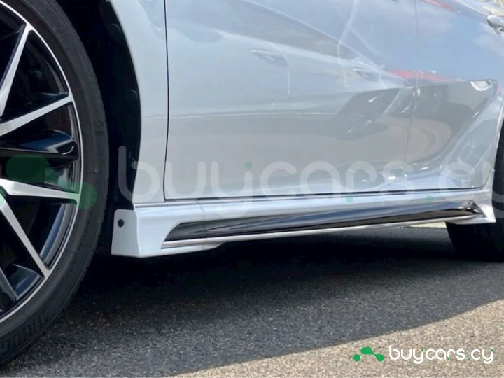 Toyota Camry Белый