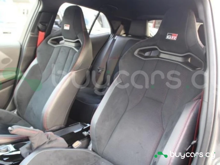 Toyota GR Corolla Серый