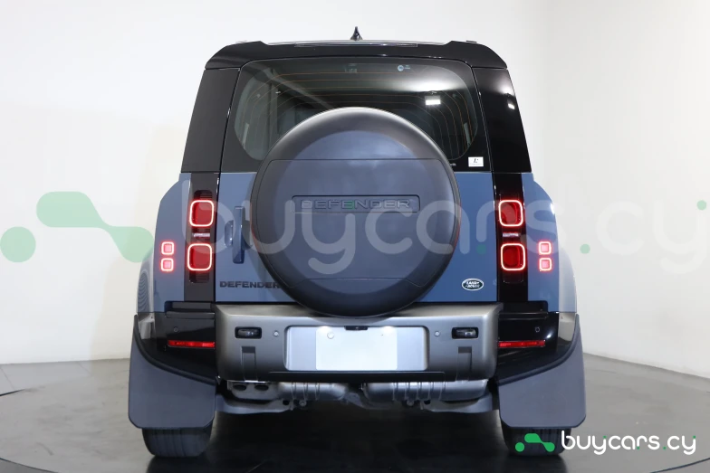 Land Rover Defender Синий