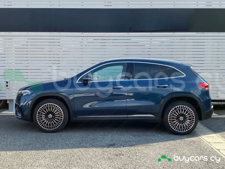 Mercedes EQA Синий