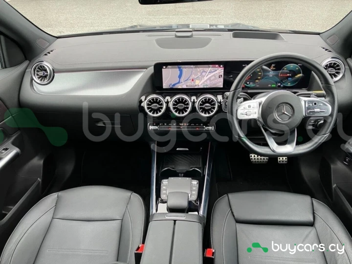 Mercedes EQA Синий