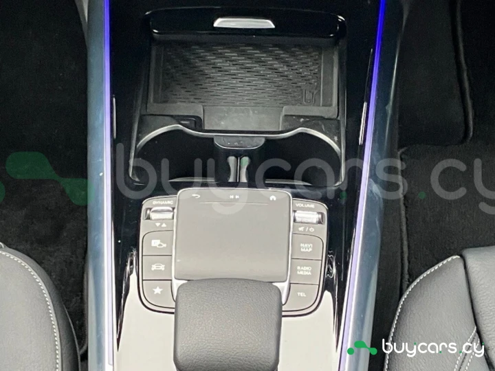 Mercedes EQA Синий