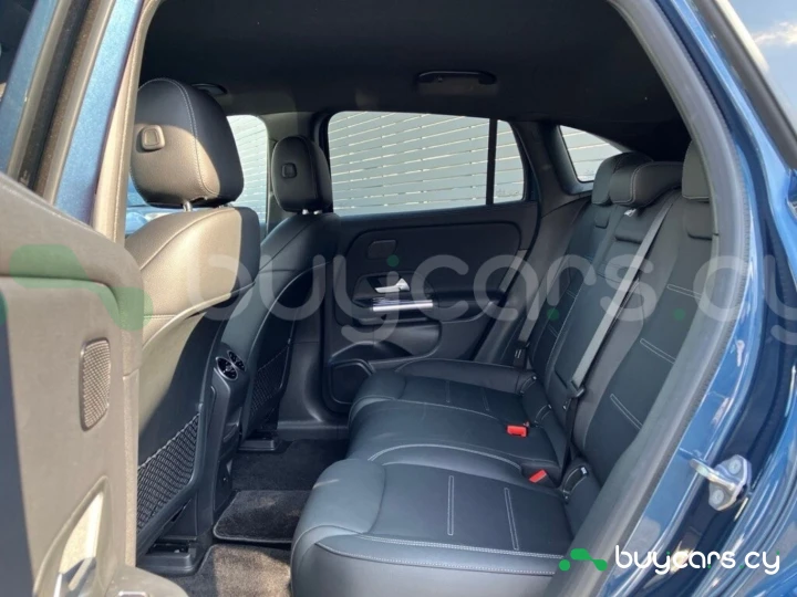 Mercedes EQA Синий