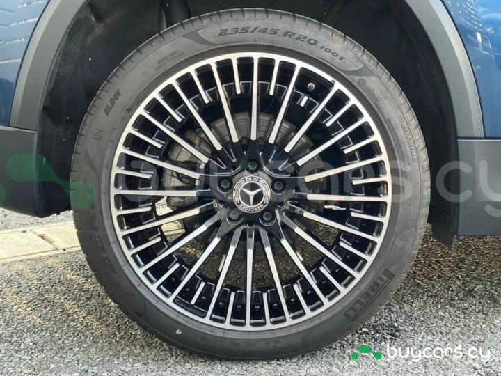 Mercedes EQA Синий