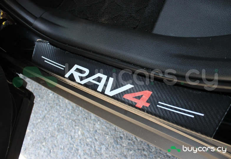 Toyota RAV4 Черный