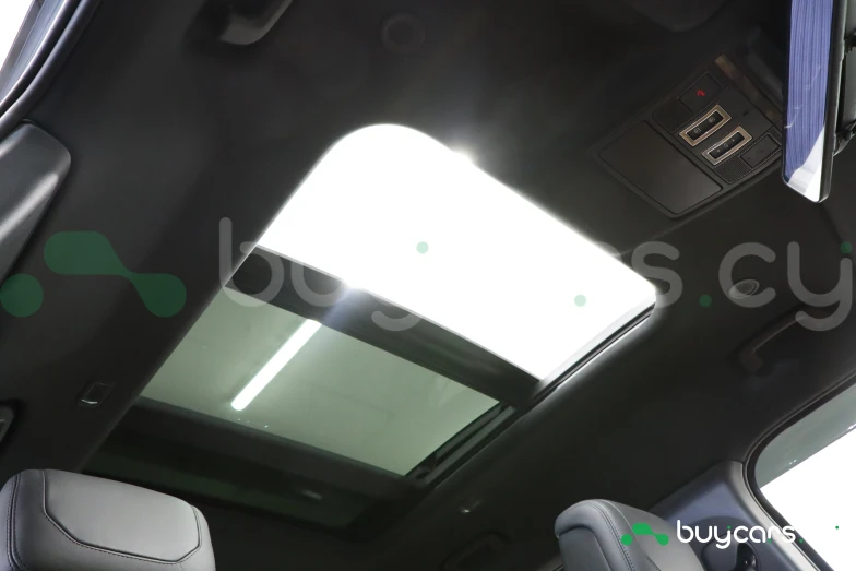 Land Rover Defender Синий