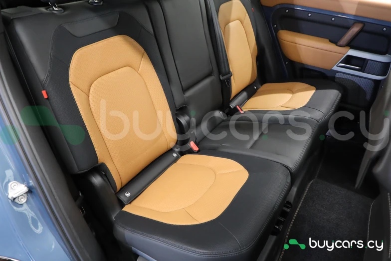 Land Rover Defender Синий