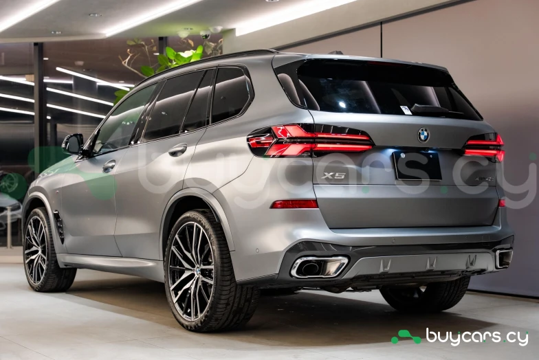 BMW X5 Серый