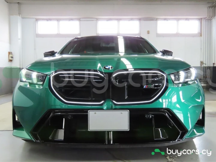 BMW M5 Green