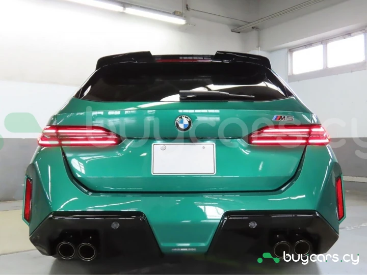 BMW M5 Green